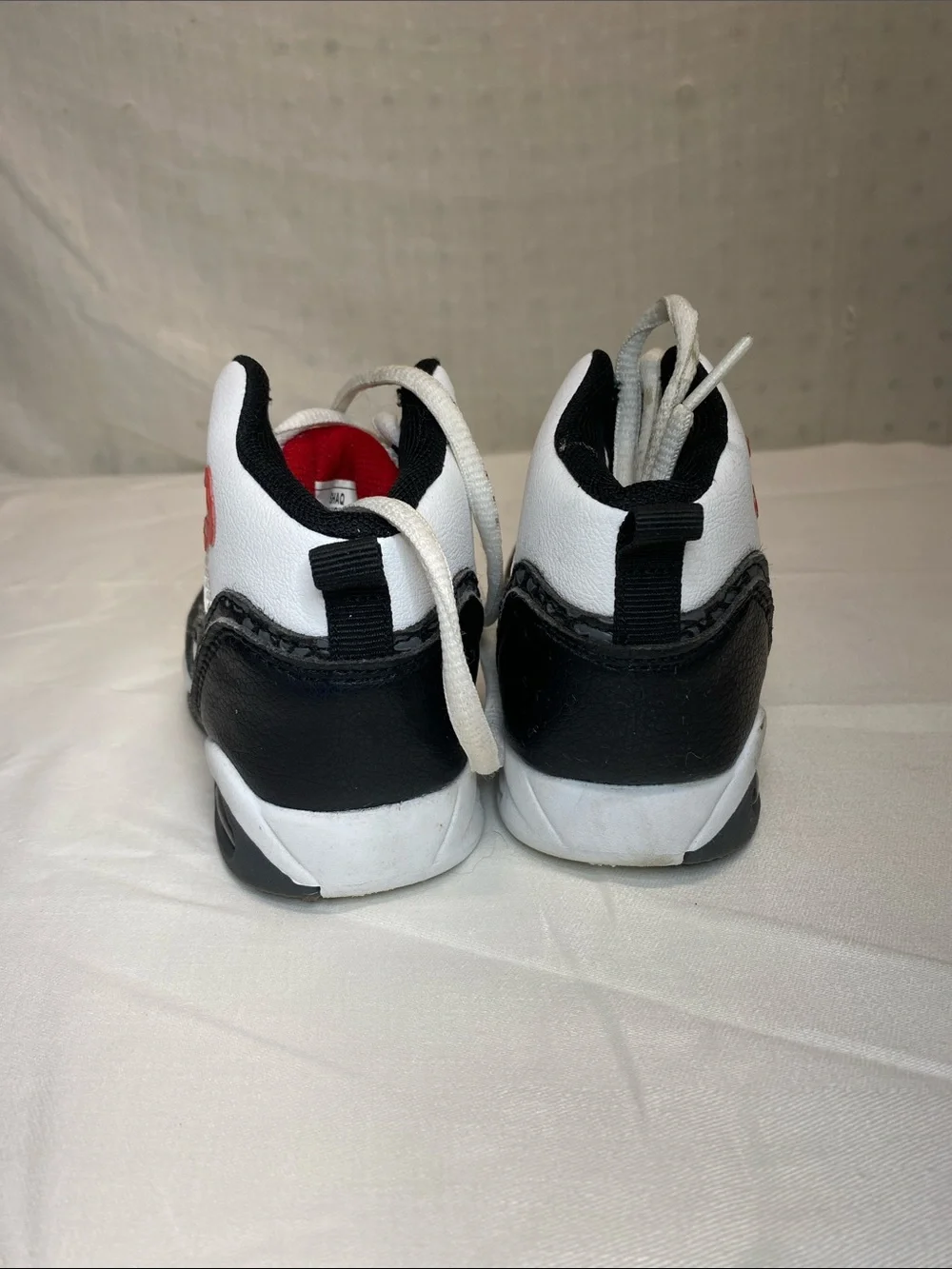 Shaq Whistle White  Youth Basketball Shoes/ Sneakers Kids Size 8